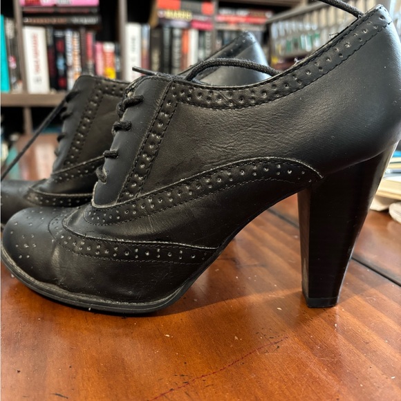 American Eagle Outfitters Shoes - Classic Black Women's Oxford Heels